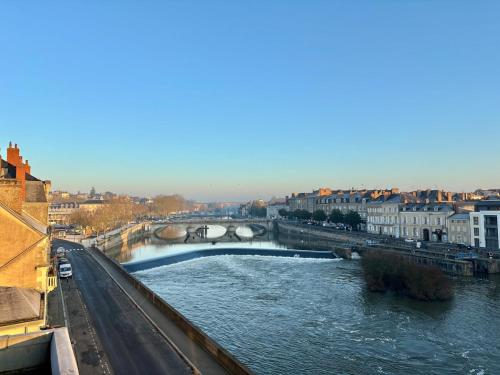 Vue sur la rivière ou le fleuve situé(e) à proximité de l'appartement