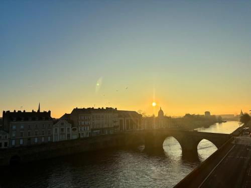 Lever ou coucher de soleil vu de l'appartement ou à proximité