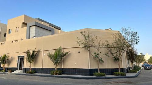 Budova, kde se chata nachází