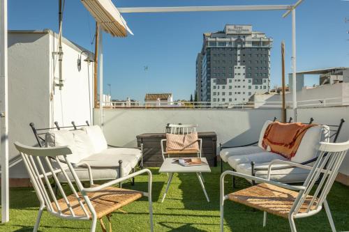Tentudia Apartments with Private Roof-Top or Patio and FREE Underground Parking via Car Lift -Medium Size Car- By OCityzen
