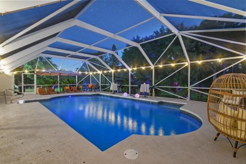 Kolam renang di atau dekat dengan Events Allowed Your West Palm Beach Wedding Venue