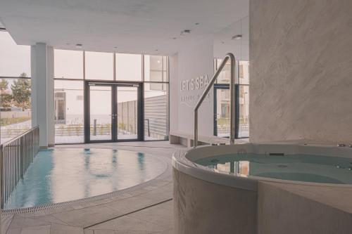 Πισίνα στο ή κοντά στο Let's Sea by 2HomeRent