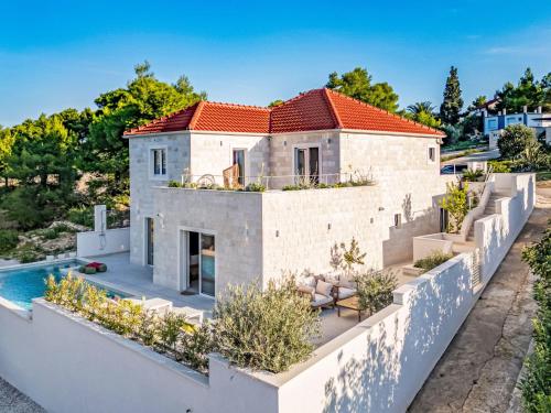 Bazén v ubytování Villa Brax8 by Interhome nebo v jeho okolí