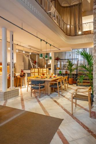 Ohliving Maestranza House