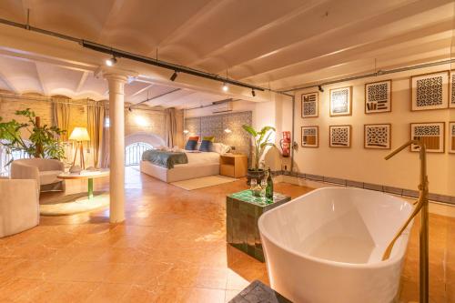 Ohliving Maestranza House