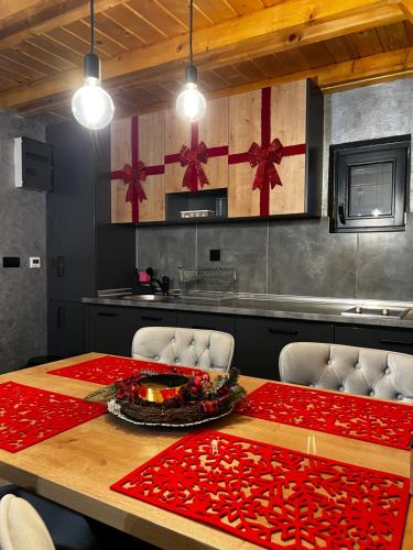 Vikendica Šumski mir Romanijaにあるキッチンまたは簡易キッチン