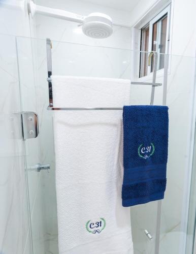 Koupelna v ubytování Cobertura duplex à beira-mar com jacuzzi e cascata