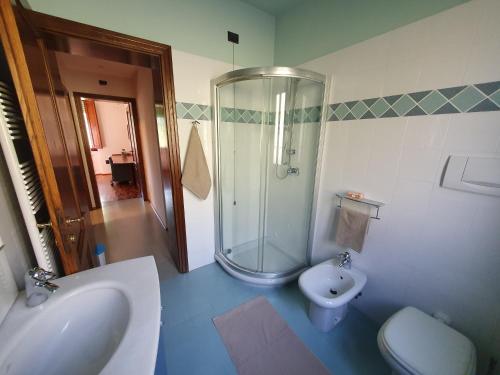 Ένα μπάνιο στο Casa Cipressino