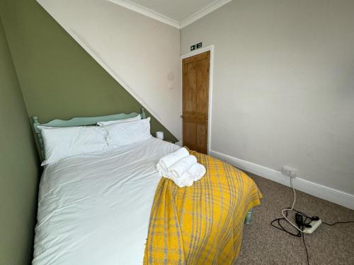 Katil atau katil-katil dalam bilik di 4 Double Bed home in Newmarket - Tattersalls