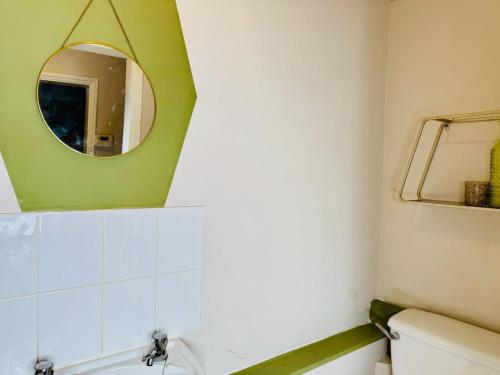 Bilik mandi di 4 Double Bed home in Newmarket - Tattersalls