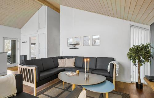 Posezení v ubytování Holiday Home Kronvildtvej Brovst Vi