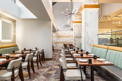 Crowne Plaza Seattle, an IHG Hotel with no Resort Fee Image
