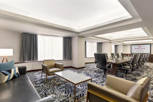 Crowne Plaza Seattle, an IHG Hotel with no Resort Fee Image