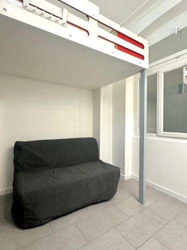 Photo de la galerie de l'établissement Cozy Apartment 2-Min Walk to Gare du Nord Fayette, à Paris