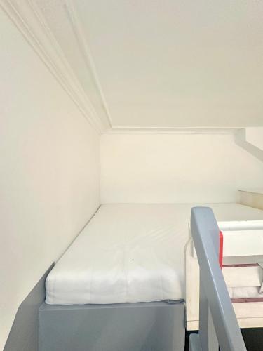 Photo de la galerie de l'établissement Cozy Apartment 2-Min Walk to Gare du Nord Fayette, à Paris