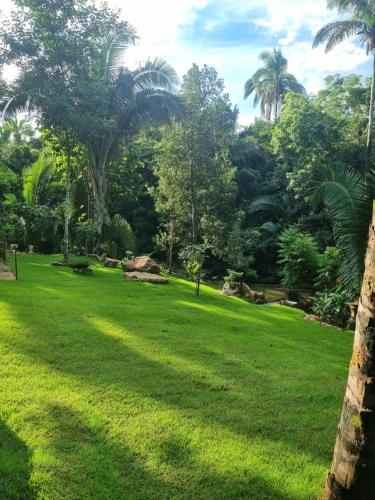 Recanto dos Ipêsにある庭