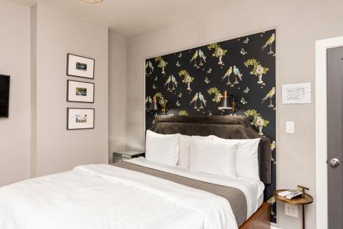 Katil atau katil-katil dalam bilik di Wicker Park Inn
