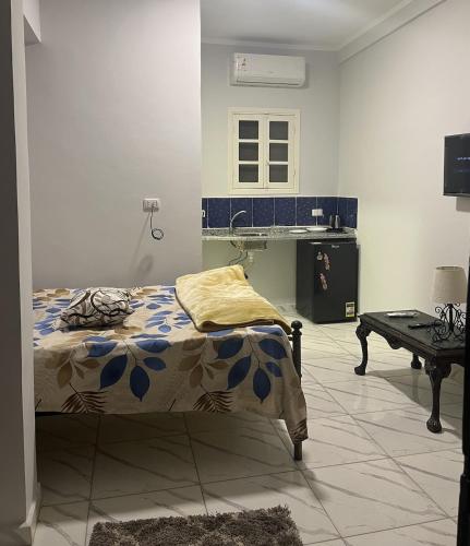 Cozy Studio on Sheraton Road near Metro Market