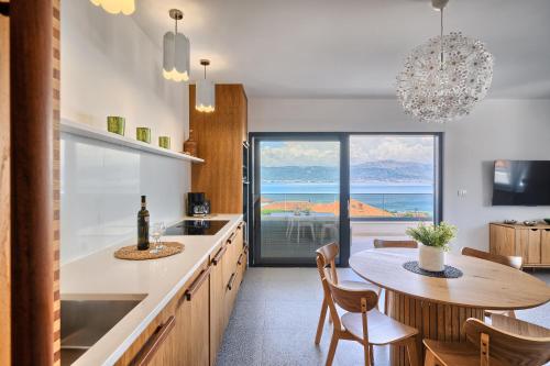 K's Rooftop Apartment - Sea-View & Pool