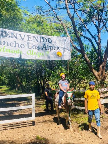 Гости Rancho los Alpes
