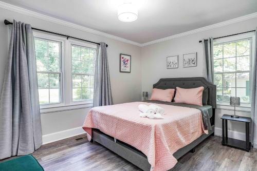 Voodi või voodid majutusasutuse Stylish 2 bedroom bungalow in Durham toas