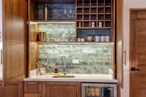 Η κουζίνα ή μικρή κουζίνα στο Modern New Villa in Playa Potrero Close to Beach