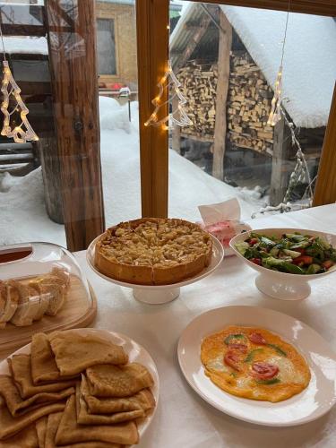 Jídlo v hostelu nebo okolí