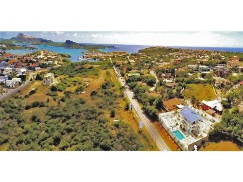 Een luchtfoto van Champartments Resort - Villa & Appartementen Cristal