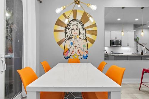 Nhà bếp/bếp nhỏ tại City Heights - Broadway Designer Condo