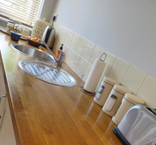 A kitchen or kitchenette at Private Space In Central Woodbridge 