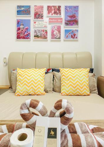 Zona de estar de Suite In The Bali By Lucky A at Azure North San fernando Pampanga