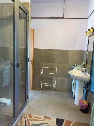 Ένα μπάνιο στο Casale Neocastrum