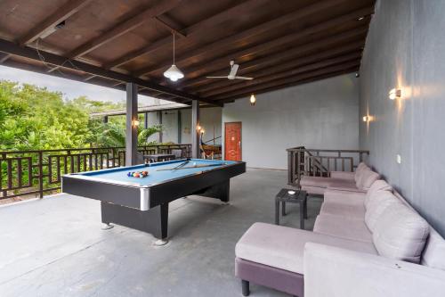 Biliár nebo kulečník v ubytování Sea View Villa Ukulhas