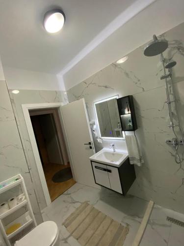 Fotografie z fotogalerie ubytování Dior Apartment v destinaci Fier
