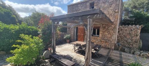 Cottage bergerie en pierres avec jacuzzi en corse 6 personnes, 3 chambres