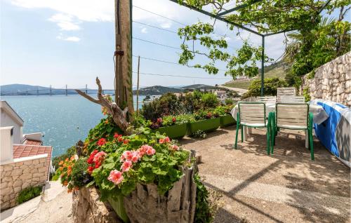 Cozy Apartment In Klek With Wifi