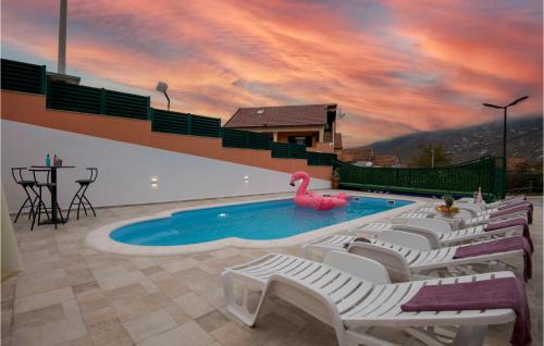 Gallery image of Amazing Home In Mijaca in Mijaca