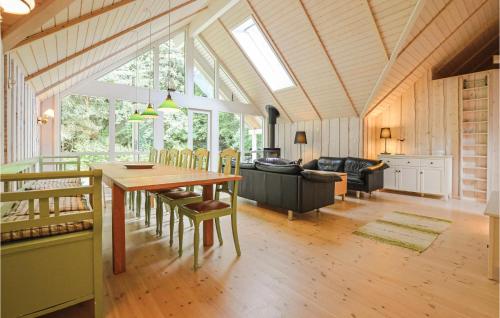 Posezení v ubytování Four-Bedroom Holiday Home In Vig
