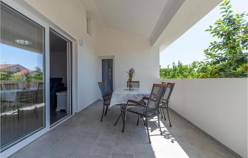 2 Bedroom Amazing Apartment In Porec