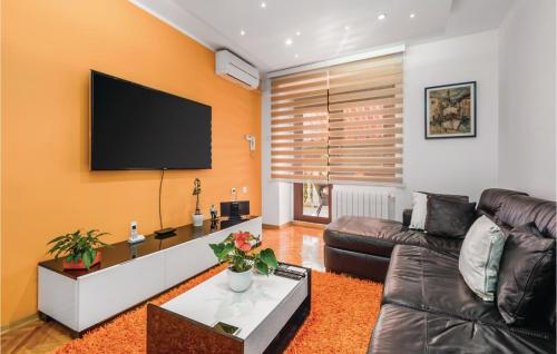 TV/trung tâm giải trí tại 2 Bedroom Amazing Apartment In Rijeka