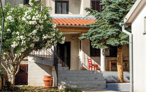 Amazing Apartment In Pula With Kitchen