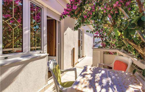 Beach Front Apartment In Rab With Wifi