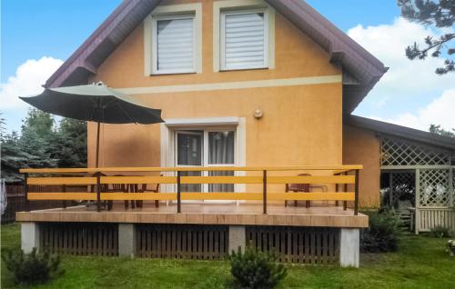 4 Bedroom Stunning Home In Dominikowo
