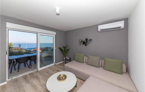 Awesome Apartment In Okrug Gornji With Wifi