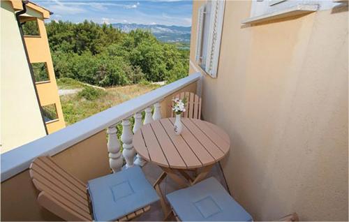 1 Bedroom Lovely Apartment In Malinska