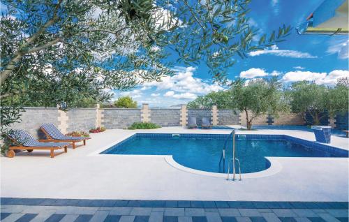 Two-Bedroom Apartment In Biograd