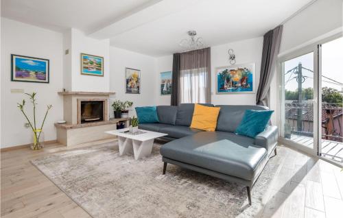 Posedenie v ubytovaní 4 Bedroom Cozy Home In Matulji