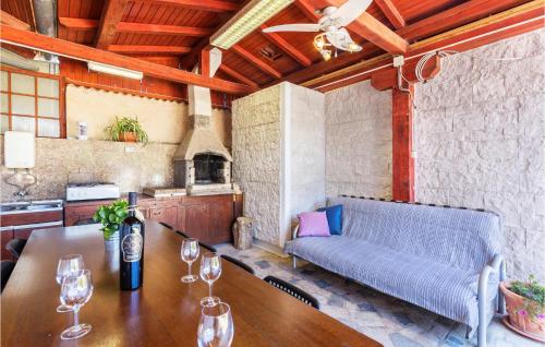 1 Bedroom Gorgeous Apartment In Pula