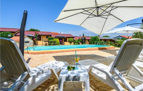 Awesome Apartment In Rovinjsko Selo