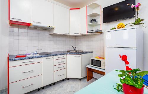 One-Bedroom Apartment In Rabac